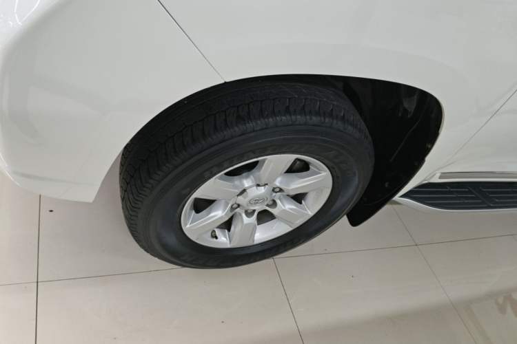 Used Toyota Prado 2016 3.5L Automatic TX-L NAVI Left Front Wheel Hub