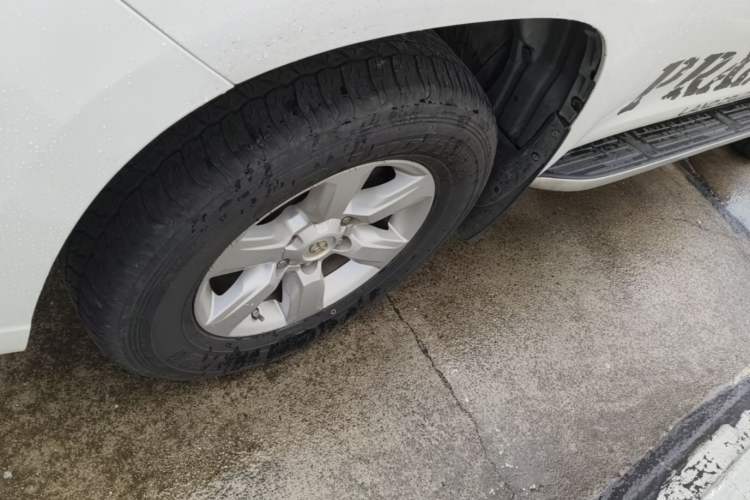 Used Toyota Prado 2016 3.5L Automatic TX-L Left Front Wheel Hub