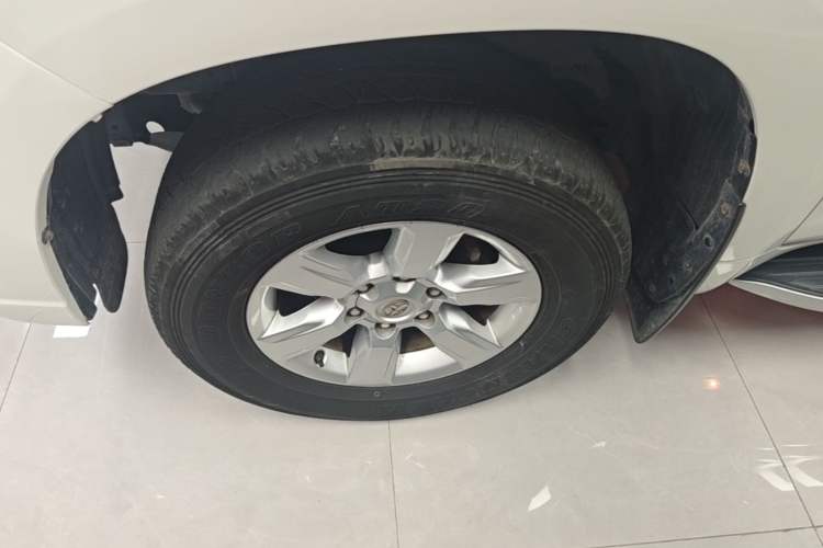 Used Toyota Prado 2016 3.5L Automatic TX-L NAVI Left Front Wheel Hub