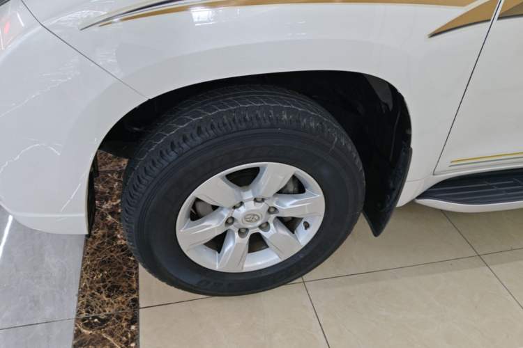 Used Toyota Prado 2016 3.5L Automatic TX-L NAVI Left Front Wheel Hub
