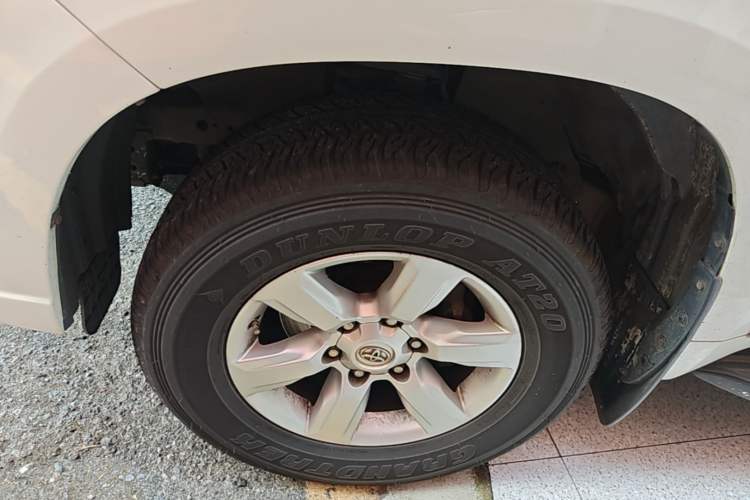 Used Toyota Prado 2016 2.7L Automatic Standard Edition Left Front Wheel Hub