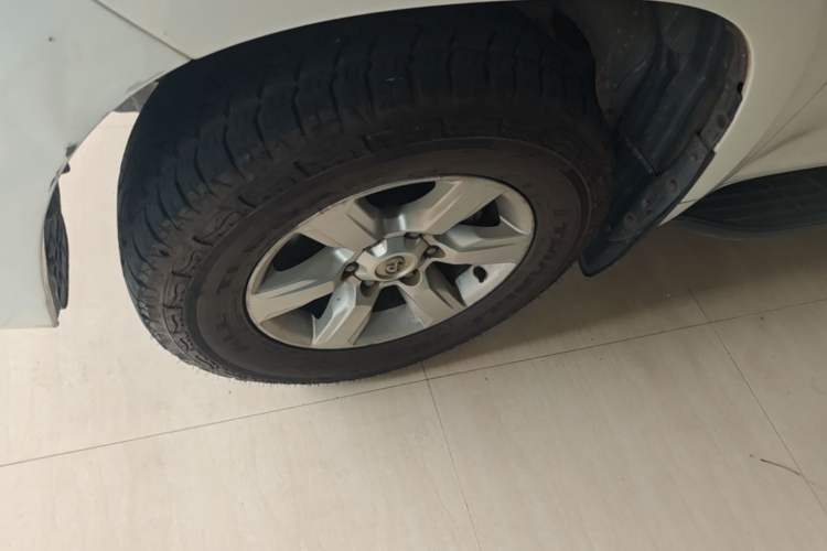 Used Toyota Prado 2016 2.7L Automatic Luxury Edition Left Front Wheel Hub