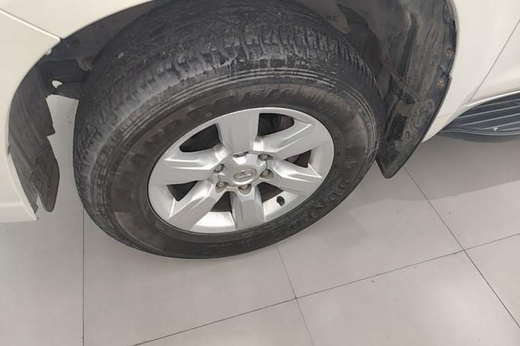 Used Toyota Prado 2016 2.7L Automatic Standard Edition Left Front Wheel Hub