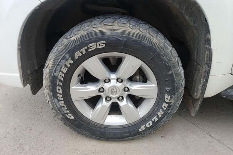 Used Toyota Prado 2016 2.7L Automatic Standard Edition Left Front Wheel Hub