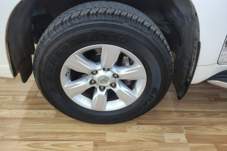 Used Toyota Prado 2016 3.5L Automatic TX-L Left Front Wheel Hub