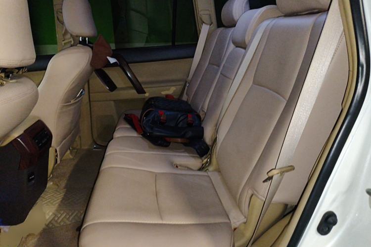 Used Toyota Prado 2016 4.0L 7-Seater Gasoline Low-Power Version Middle East Edition Left Rear Seat