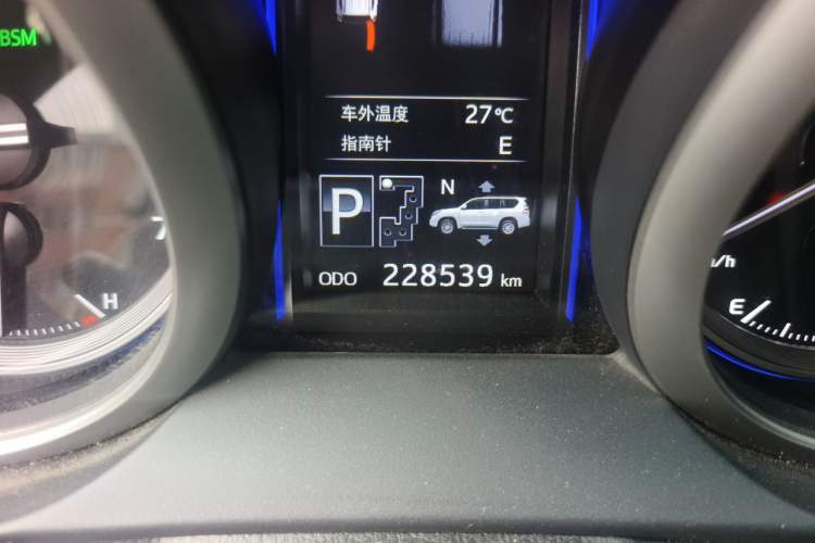 Used Toyota Prado 2016 3.5L Automatic VX NAVI Odometer Close Up