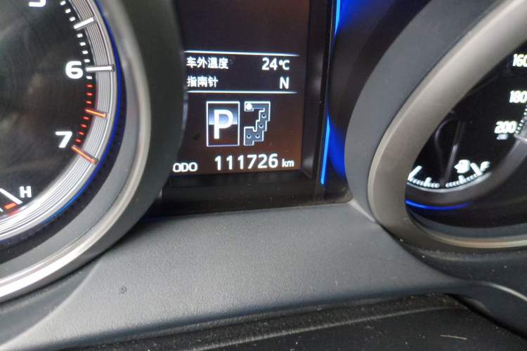 Used Toyota Prado 2016 3.5L Automatic TX-L Odometer Close Up