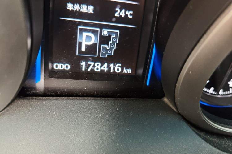Used Toyota Prado 2016 3.5L Automatic TX-L Odometer Close Up