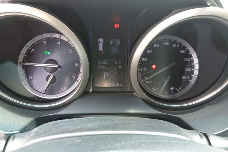 Used Toyota Prado 2016 3.5L Automatic TX-L Odometer Close Up