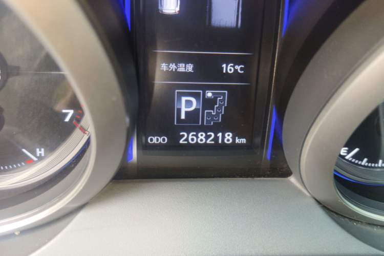 Used Toyota Prado 2016 3.5L Automatic TX-L Odometer Close Up