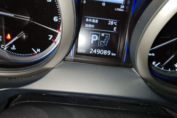 Used Toyota Prado 2016 3.5L Automatic TX-L NAVI Odometer Close Up