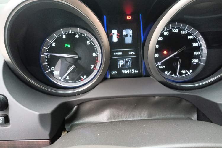 Used Toyota Prado 2016 3.5L Automatic TX-L Odometer Close Up