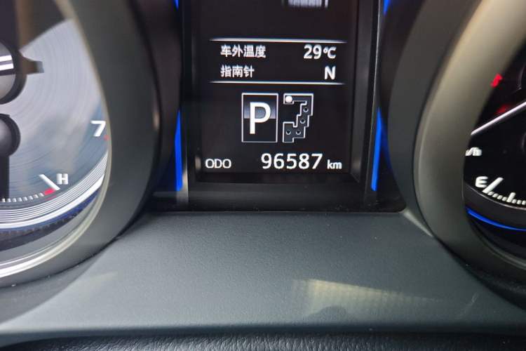 Used Toyota Prado 2016 3.5L Automatic TX-L NAVI Odometer Close Up