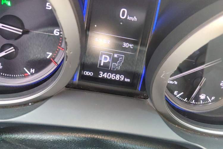 Used Toyota Prado 2016 3.5L Automatic TX-L Odometer Close Up