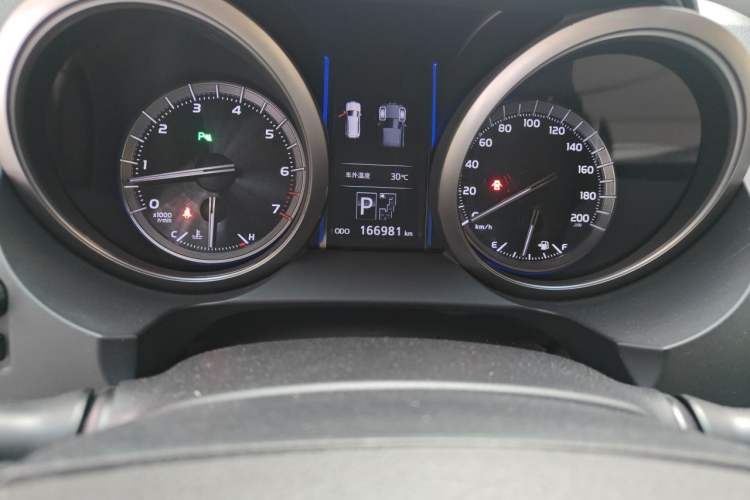 Used Toyota Prado 2016 3.5L Automatic TX-L Odometer Close Up