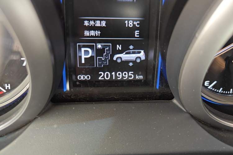 Used Toyota Prado 2016 3.5L Automatic VX NAVI Odometer Close Up