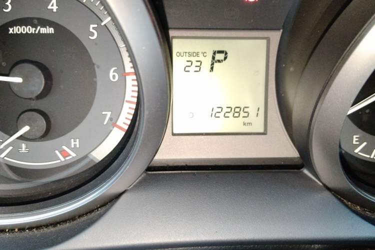 Used Toyota Prado 2016 2.7L Automatic Luxury Edition Odometer Close Up