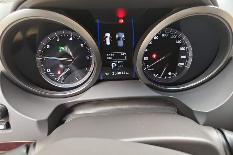 Used Toyota Prado 2016 3.5L Automatic TX-L NAVI Odometer Close Up