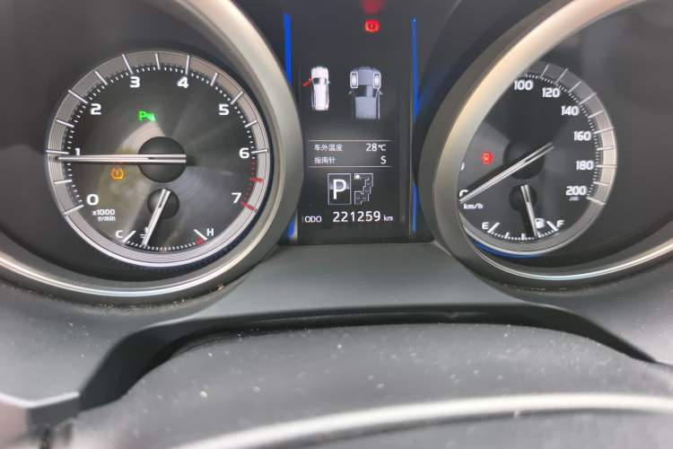 Used Toyota Prado 2016 3.5L Automatic TX-L NAVI Odometer Close Up