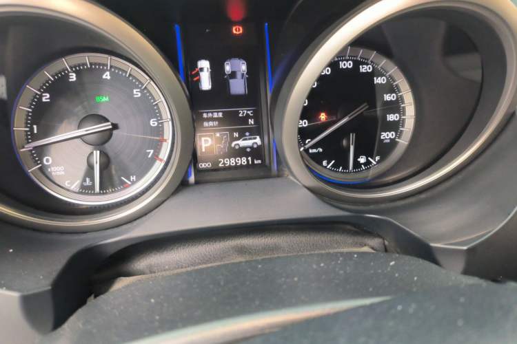 Used Toyota Prado 2016 3.5L Automatic VX NAVI Odometer Close Up