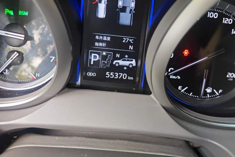Used Toyota Prado 2016 3.5L Automatic VX NAVI Odometer Close Up