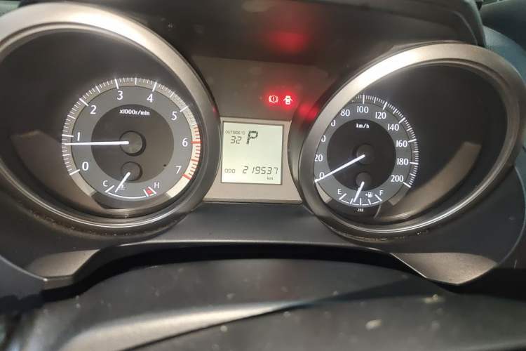 Used Toyota Prado 2016 2.7L Automatic Standard Edition Odometer Close Up