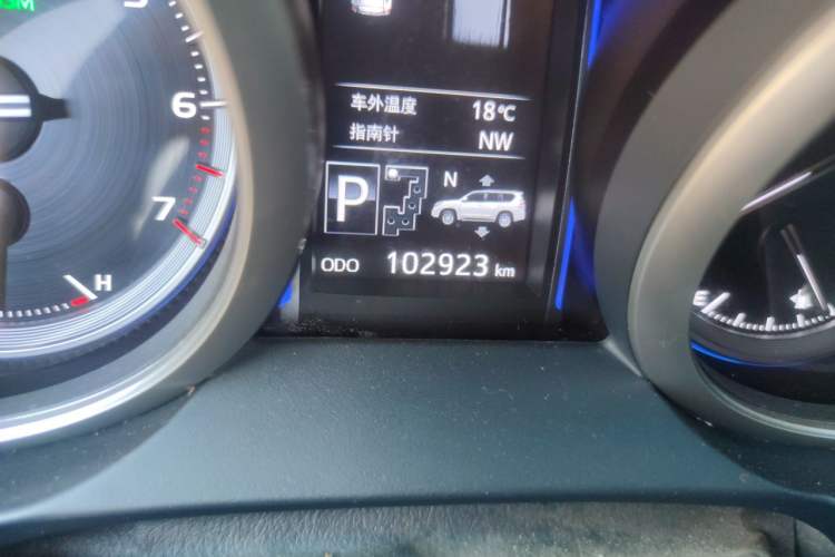 Used Toyota Prado 2016 3.5L Automatic VX NAVI Odometer Close Up