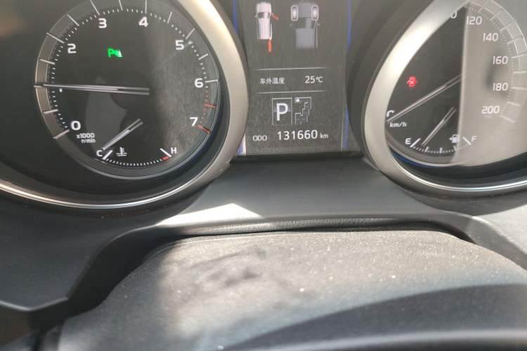 Used Toyota Prado 2016 3.5L Automatic TX-L Odometer Close Up