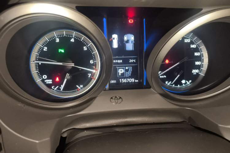 Used Toyota Prado 2016 3.5L Automatic TX-L Odometer Close Up