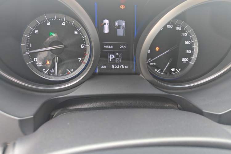 Used Toyota Prado 2016 3.5L Automatic TX-L Odometer Close Up