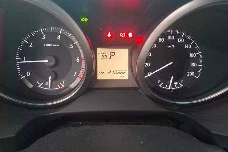 Used Toyota Prado 2016 2.7L Automatic Luxury Edition Odometer Close Up