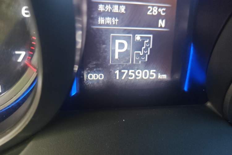 Used Toyota Prado 2016 3.5L Automatic TX-L NAVI Odometer Close Up