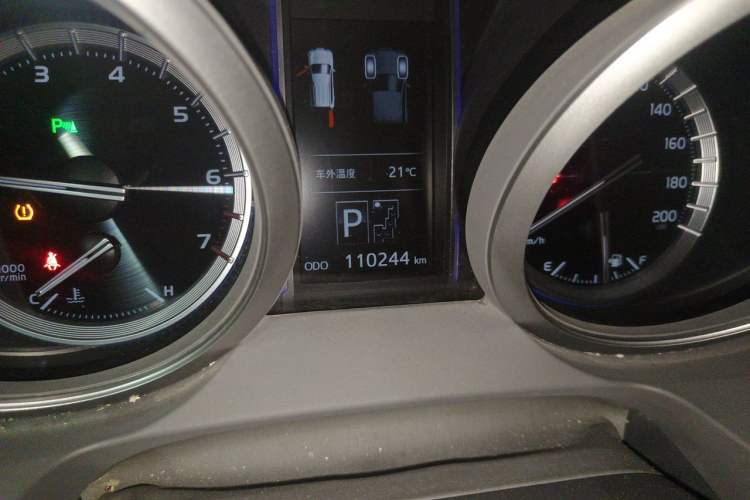 Used Toyota Prado 2016 3.5L Automatic TX-L Odometer Close Up