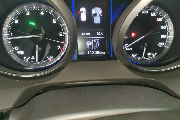 Used Toyota Prado 2016 3.5L Automatic TX-L Odometer Close Up