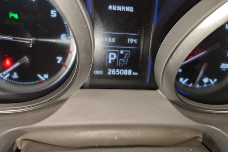 Used Toyota Prado 2016 3.5L Automatic TX-L Odometer Close Up