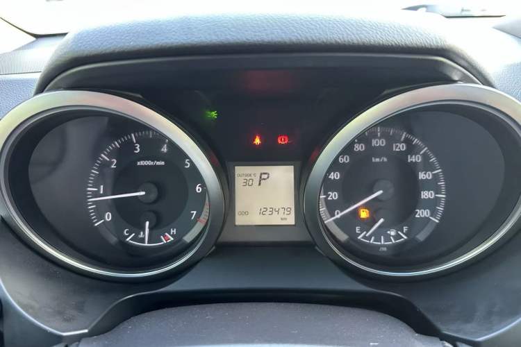 Used Toyota Prado 2016 2.7L Automatic Luxury Edition Odometer Close Up