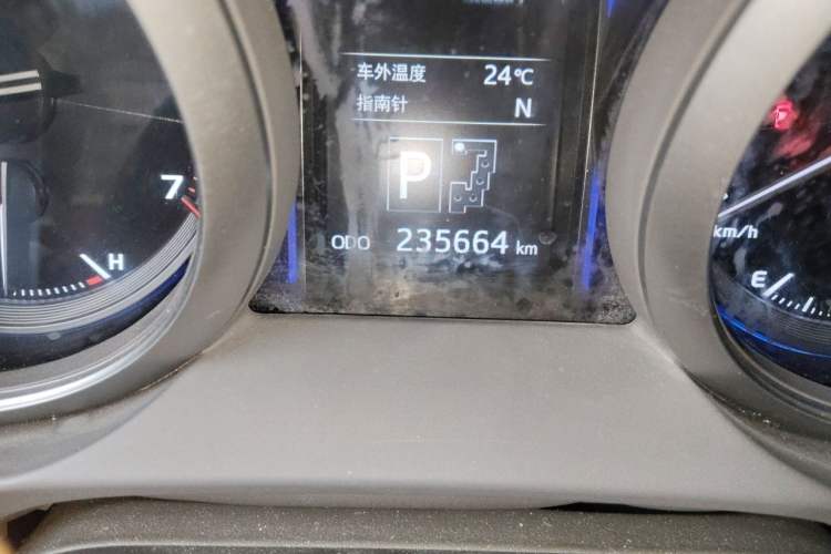 Used Toyota Prado 2016 3.5L Automatic TX-L Odometer Close Up