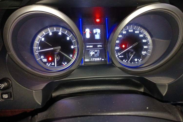 Used Toyota Prado 2016 3.5L Automatic TX-L Odometer Close Up