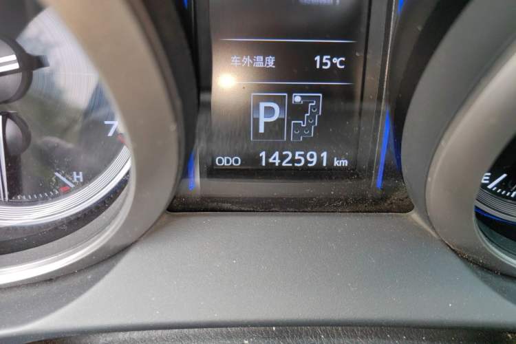 Used Toyota Prado 2016 3.5L Automatic TX-L Odometer Close Up