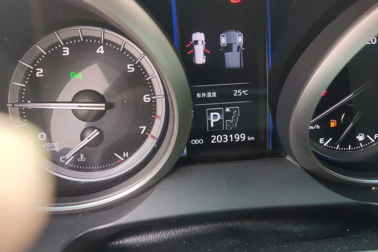 Used Toyota Prado 2016 3.5L Automatic TX-L Odometer Close Up