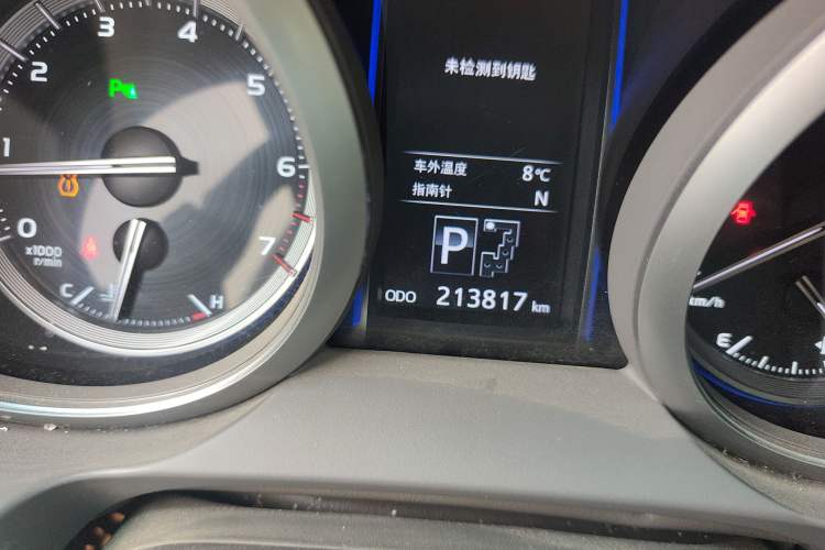 Used Toyota Prado 2016 3.5L Automatic TX-L Odometer Close Up