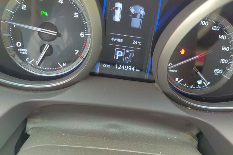 Used Toyota Prado 2016 3.5L Automatic TX-L Odometer Close Up