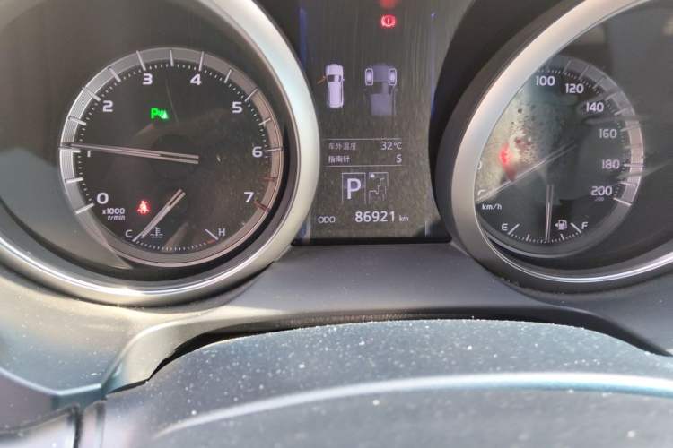 Used Toyota Prado 2016 3.5L Automatic TX-L NAVI Odometer Close Up