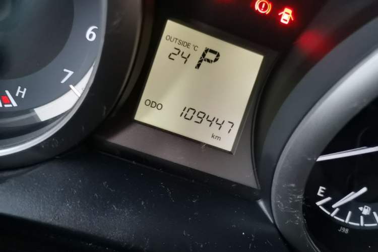 Used Toyota Prado 2016 2.7L Automatic Standard Edition Odometer Close Up