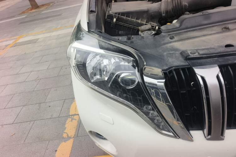 Used Toyota Prado 2016 3.5L Automatic VX NAVI Right Front Headlight