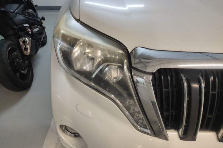 Used Toyota Prado 2016 3.5L Automatic TX-L Right Front Headlight