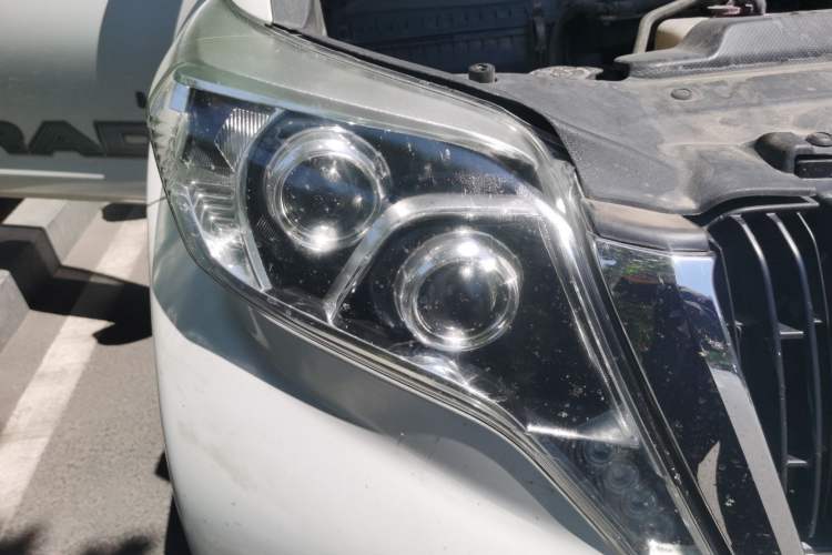 Used Toyota Prado 2016 2.7L Automatic Standard Edition Right Front Headlight