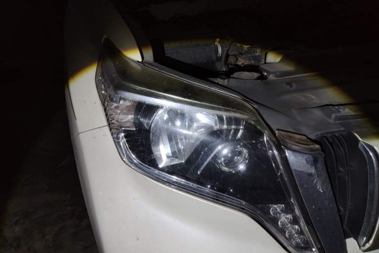 Used Toyota Prado 2016 2700 TX 7-Seater Middle East Version Right Front Headlight