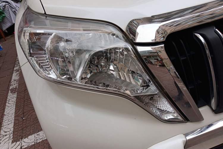 Used Toyota Prado 2016 2700 TX 7-Seater Middle East Version Right Front Headlight
